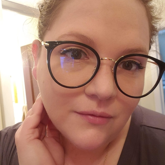 Meet your Posher, Meagan - Picture 1 of 1